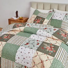 Load image into Gallery viewer, Green &amp; Beige Floral Patchwork 3 Piece Bedding Quilt Set
