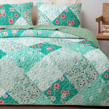 Load image into Gallery viewer, Light Green Floral Patchwork 3 Piece Bedding Quilt Set
